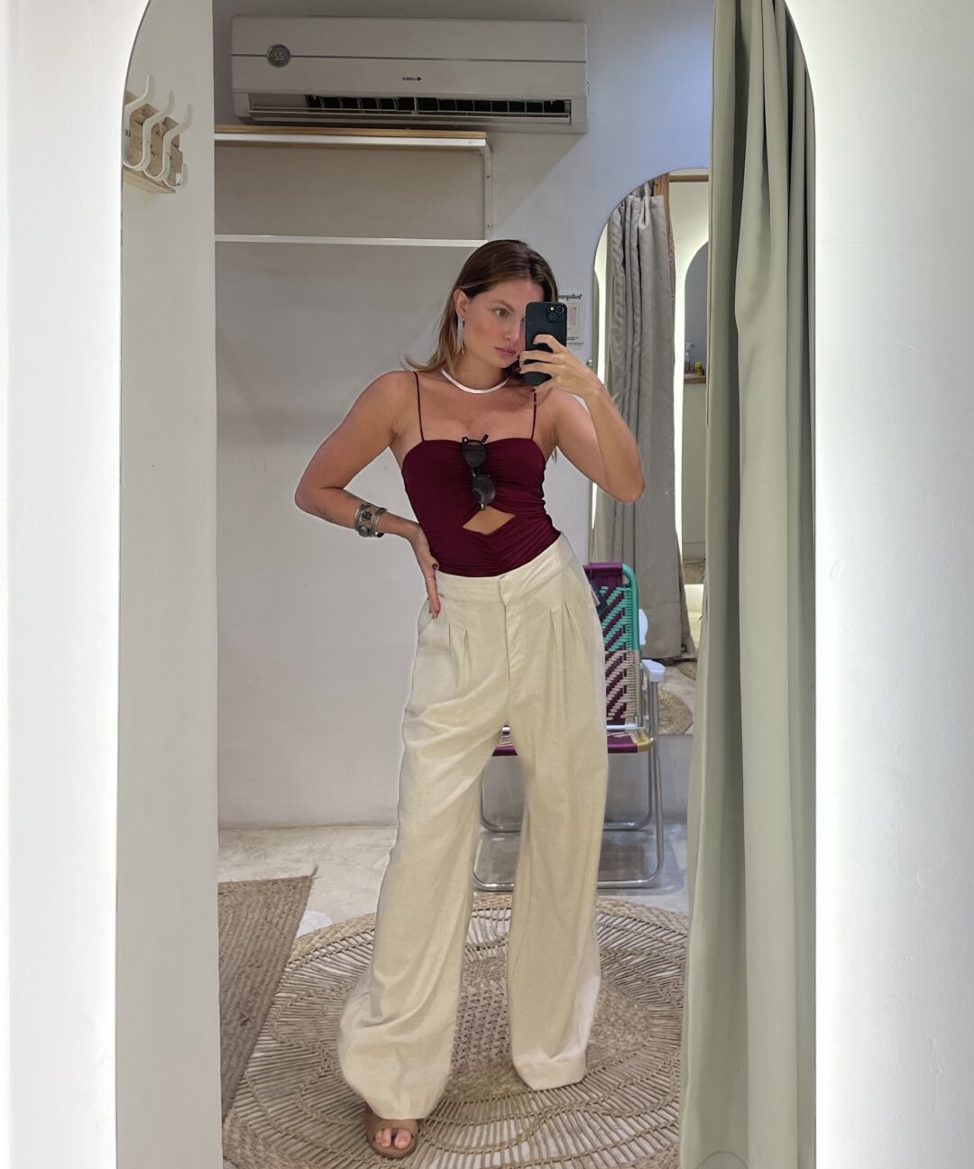 calça linho com pregas cru